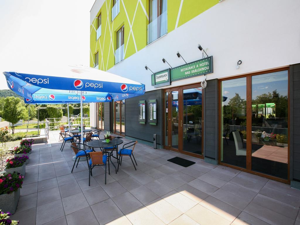 Nad Kralovnou Hotel & Restaurant Прага Екстериор снимка